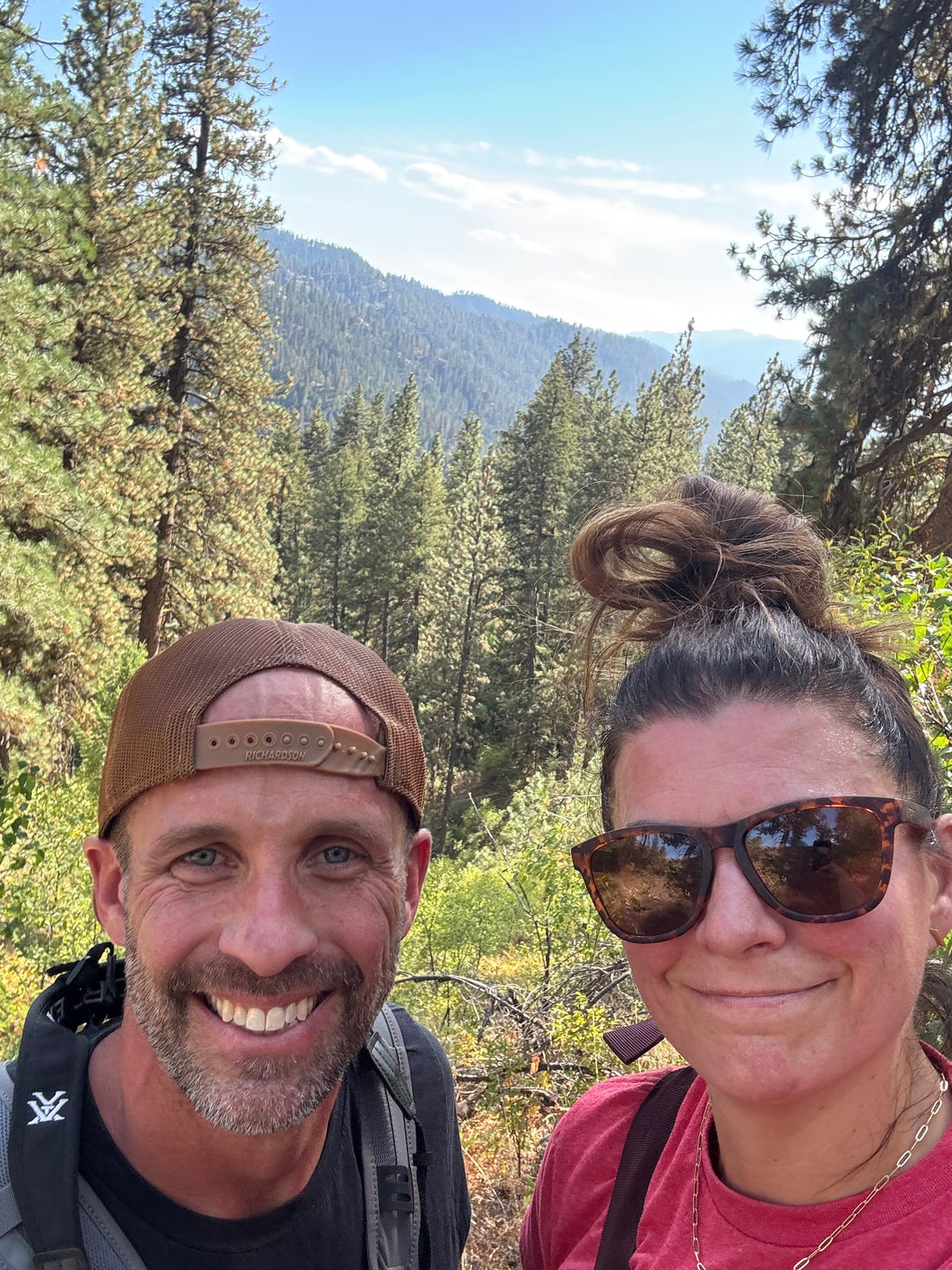 September 29th - THE EAZY PEAZY WEEKLY - Small Town Whaaaaat???